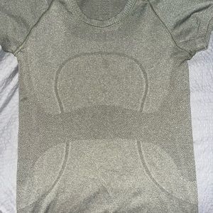 Lululemon swiftly tech!